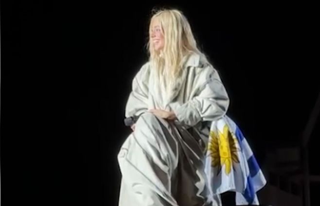 Tini-vestido-trench-diseñadora-uruguaya