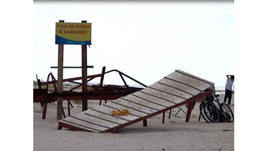 Costa de Canelones con servicio de emergencia de guardavidas