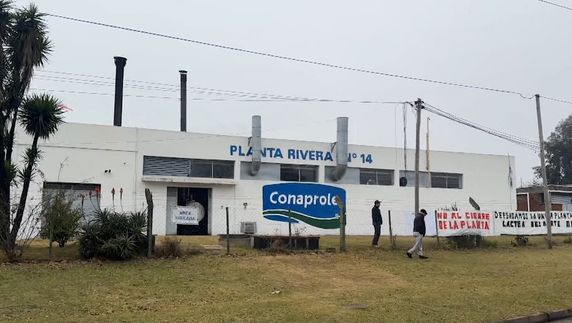 Conaprole anunció el cierre definitivo del Centro de Distribución de Rivera que funciona en la explanta 14