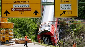 sube a 5 muertos y 44 heridos el balance del accidente de tren en alemania