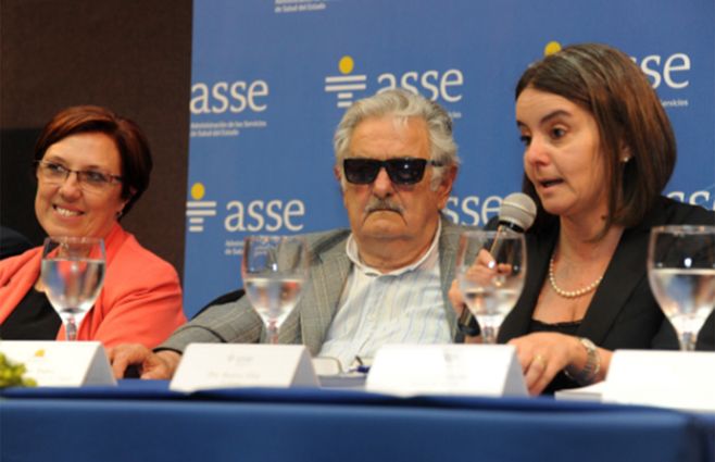 En octubre de 2014, presidenta de ASSE Beatriz Silva y ministra de Salud Susana Muñiz presentan junto al presidente José Mujica  el libro Hacia una nueva dinámica institucional de OPS.