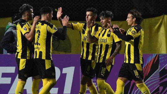 River de Paraguay recibe a Peñarol por Copa Sudamericana