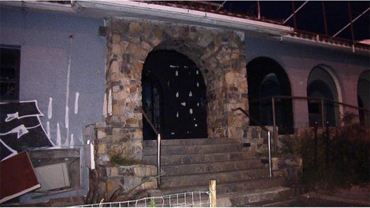 club banco comercial vandalizado