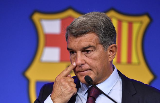 Yo quería que se quedara, él quería quedarse, pero no voy a hipotecar el club por nadie. Barcelona está por encima de cualquier persona