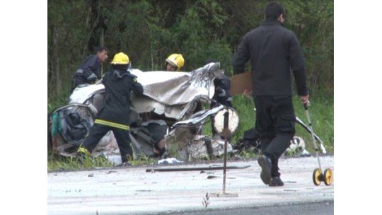 Murió una pareja y su hija en choque frontal contra camión