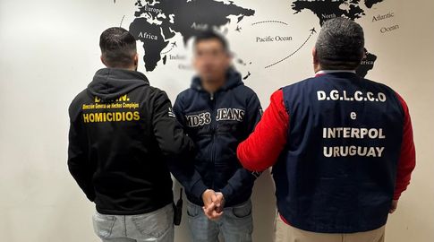 El joven de 19 años, extraditado desde Buenos Aires, sospechoso del triple homicidio del Cerro.