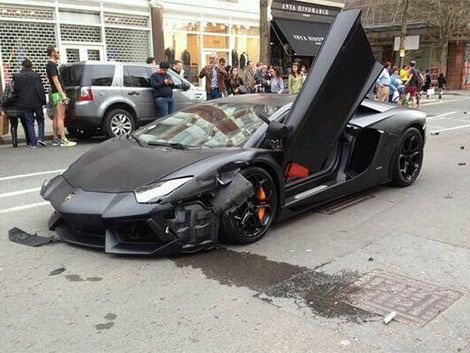 Así se destroza un Lamborghini de  dólares