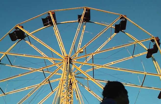 Según la madre de los lesionados falló la seguridad del juego. 