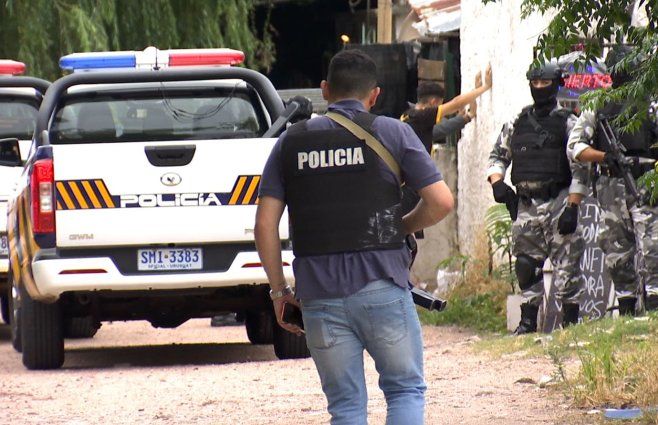 Foto: Subrayado. Allanamientos en Tres Ombúes este lunes.