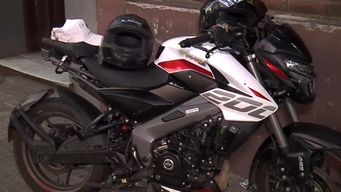 persecucion desde pocitos hasta el palacio legislativo termino con dos detenidos, uno requerido por fuga