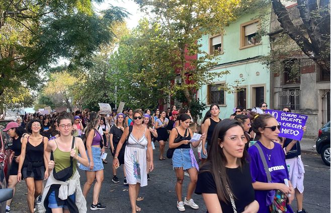Marcha de Tejido Feminista en Montevideo. Foto: Verónica Chevalier