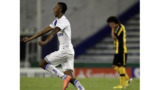 Vélez lo dio vuelta y le ganó 3 a 1 a Peñarol en el Amalfitani