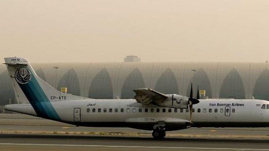 Avión con 66 ocupantes se estrelló en una región montañosa de Irán