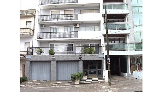 Obrero falleció cuando bajaba un sillón por un balcón en Pocitos