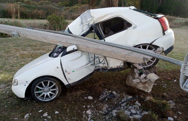 Foto cedida a Subrayado. En el auto viajaban dos hombres de 21 y 38 años.