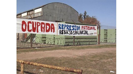Una suspensión de tres días derivó en ocupación de dos fábricas