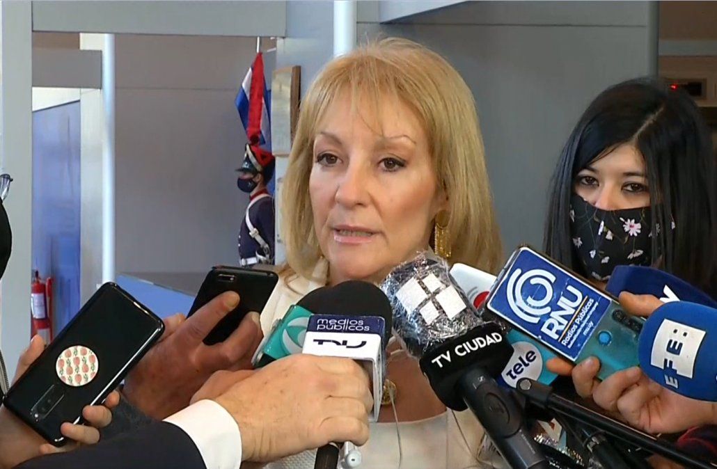 Carolina Cosse apoya debatir impuesto al 1% más rico