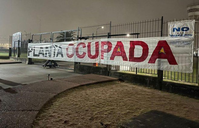 Foto: Federación Ancap. Planta ocupada en la mañana de este lunes.
