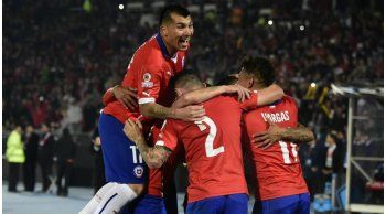 chile comenzo ganando en la copa america: 2-0 a ecuador