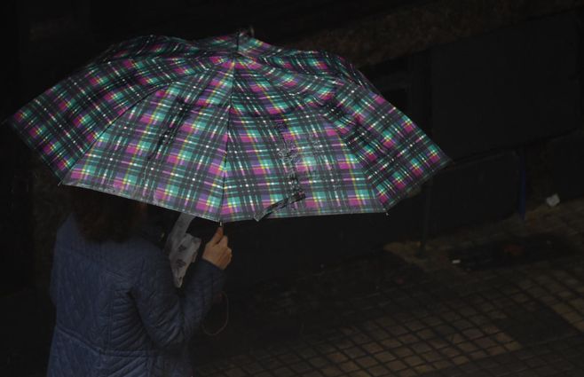 Doble alerta por lluvias y tormentas. Foto: Foco Uy