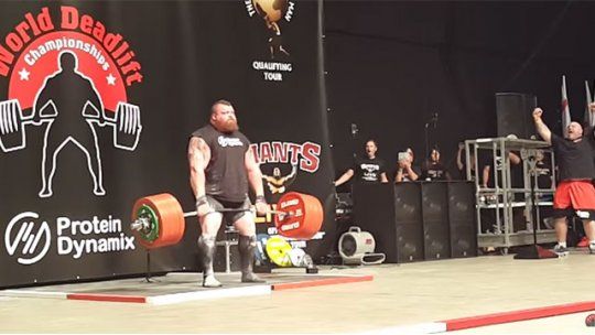 Levantó 500 kilos y le explotaron varias venas de la cabeza