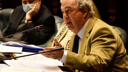 Ministro Interino de Transporte Luis Heber y senador Jorge Gandini durante la interpelación