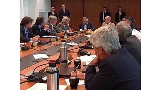 Durante sus vacaciones, Mujica analiza remover a tres ministros