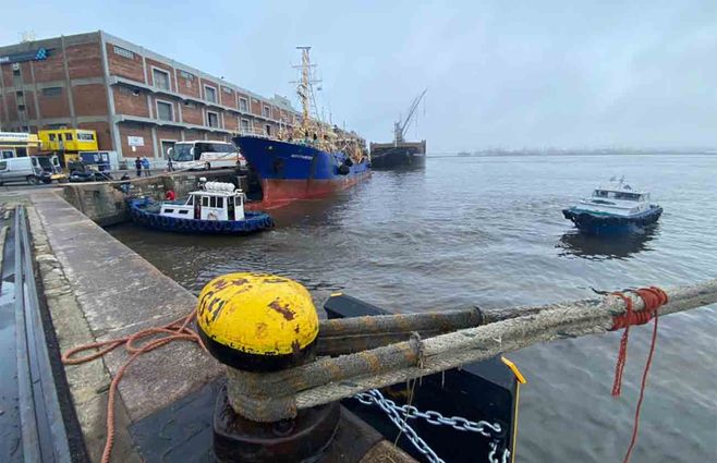 puerto-montevideo-corredor-sanitario-barco.jpg