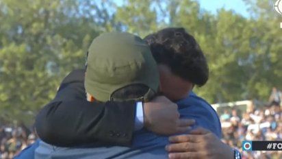 maradona y gallargo se saludaron afectuosamente, tras otra caida de gimnasia