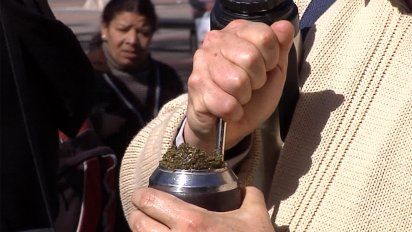 aconsejan no compartir el mate para prevenir contagio de enfermedades respiratorias