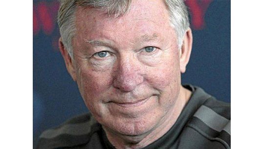 Alex Ferguson, el amigo de Suárez, deja Manchester United