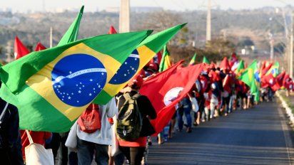 un pt desafiante inscribe la candidatura de lula da silva en el ultimo dia de plazo