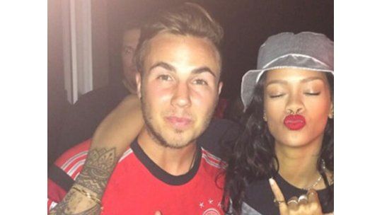 Los diarios alemanes endiosan a Super Mario Götze