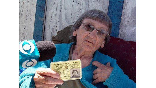 Le sacaron sus cosas, la enviaron a un asentamiento y pide ayuda