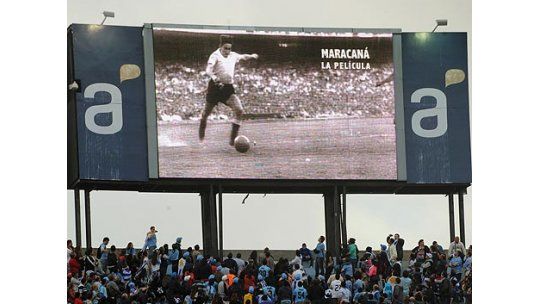Uruguay gritó el gol del 50 y Ghiggia recibió su homenaje