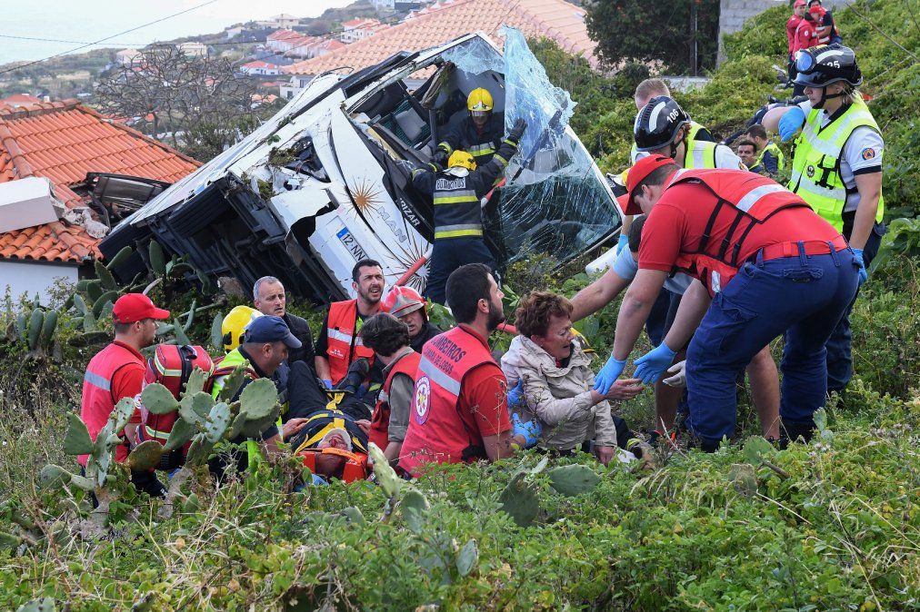 29 turistas alemanes mueren en accidente en la isla portuguesa de Madeira.