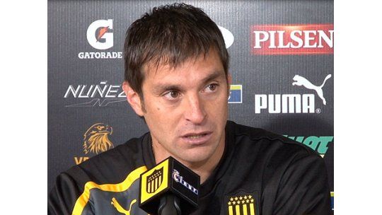 Diego Alonso aseguró que los dirigentes lo respaldaron