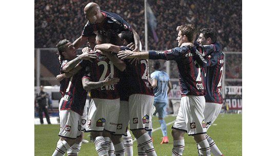 San Lorenzo goleó 5-0 a Bolívar y se acerca a la final