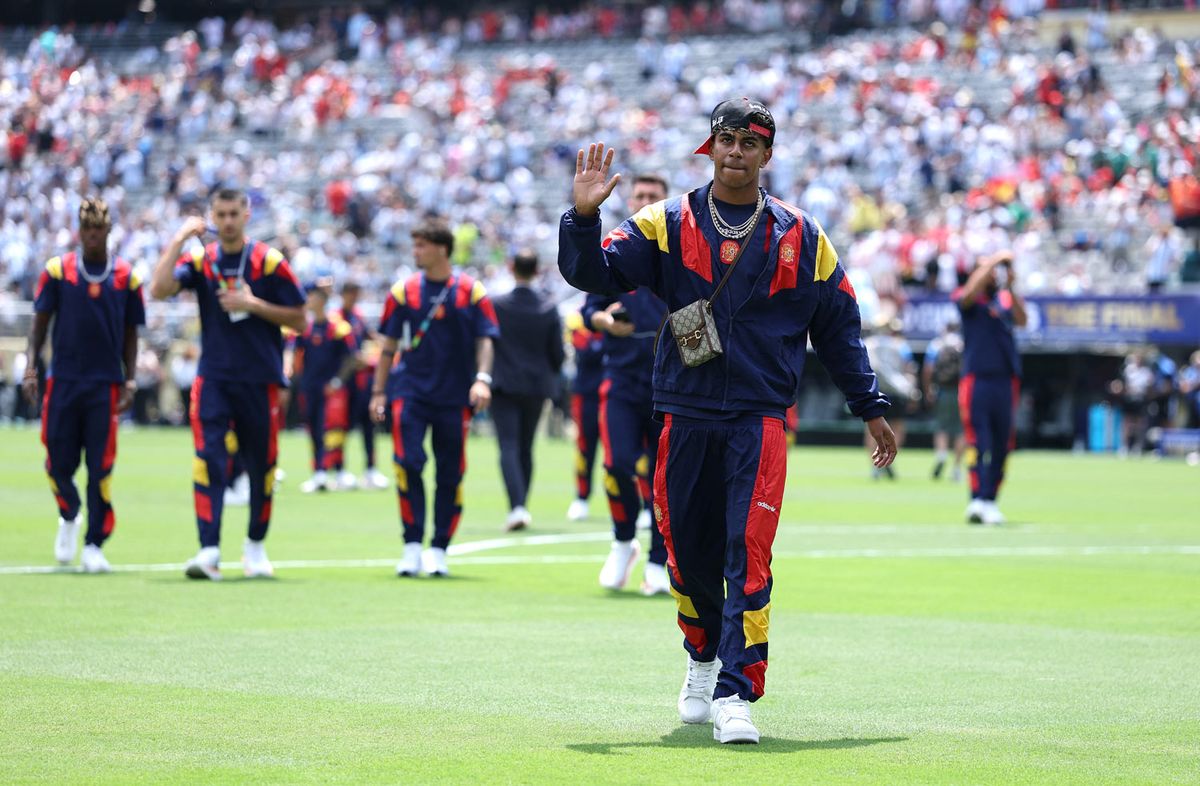 España salió en la final del Mundial con el mismo once que ante Francia y Bélgica