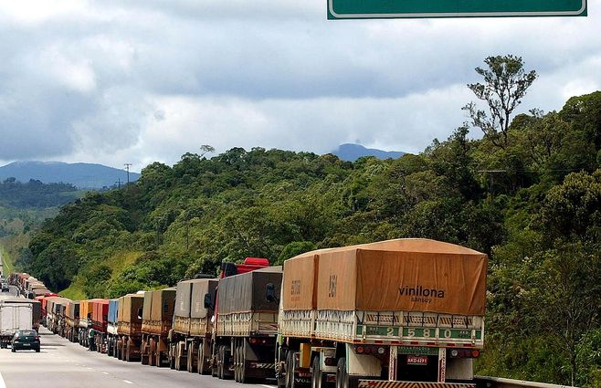 Paro camiones brasil rutas cortadas