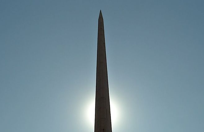 OBELISCO-GIMÉNEZ-CONSTRUCCIÓN.jpg