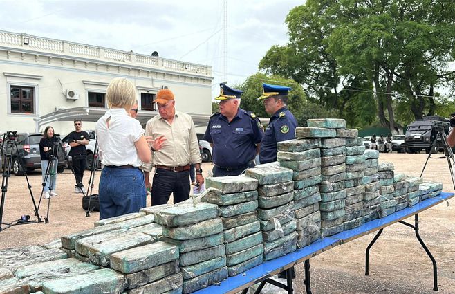 Carlos-Negro-Gabriela-Valverde-pasta-base-de-Paysandú-foto-Yanina