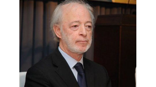 López Mena dijo que deberían felicitarlo por pagar el aval