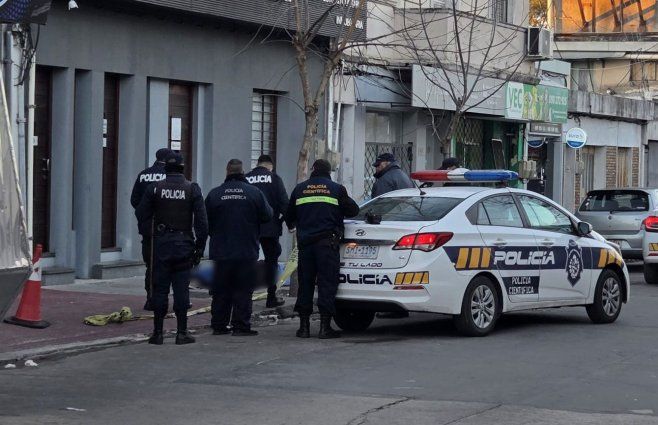 Foto: Eduardo Castro, Subrayado. Lugar donde el hombre fue encontrado muerto este miércoles, en Las Piedras.