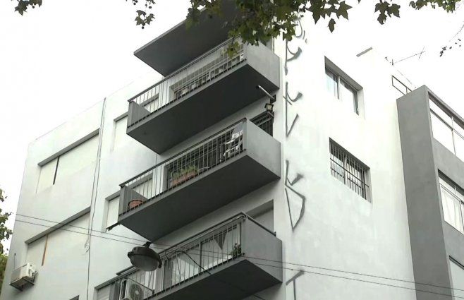Es el cuarto edificio con pintadas o grafitis en la mayoría de sus pisos en Cordón.