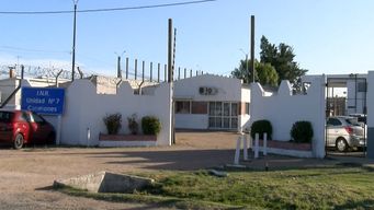 recluso denuncio abuso sexual y violencia en carcel de canelones; dos hombres terminaron imputados