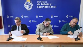 gobierno retiro articulos de rendicion y cofe firmo el convenio por recuperacion salarial