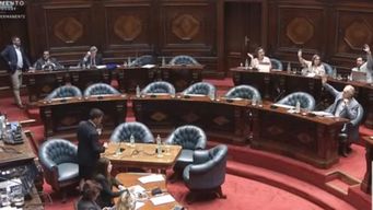 por mayoria, comision permanente aprobo mocion del oficialismo sobre situacion en venezuela