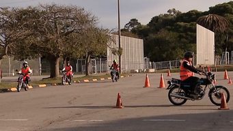 fundacion gonchi rodriguez y bse lanzaron programa de seguridad vial de los motociclistas