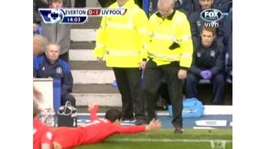 Suárez brillante otra vez, pero piscinazo le traerá problemas